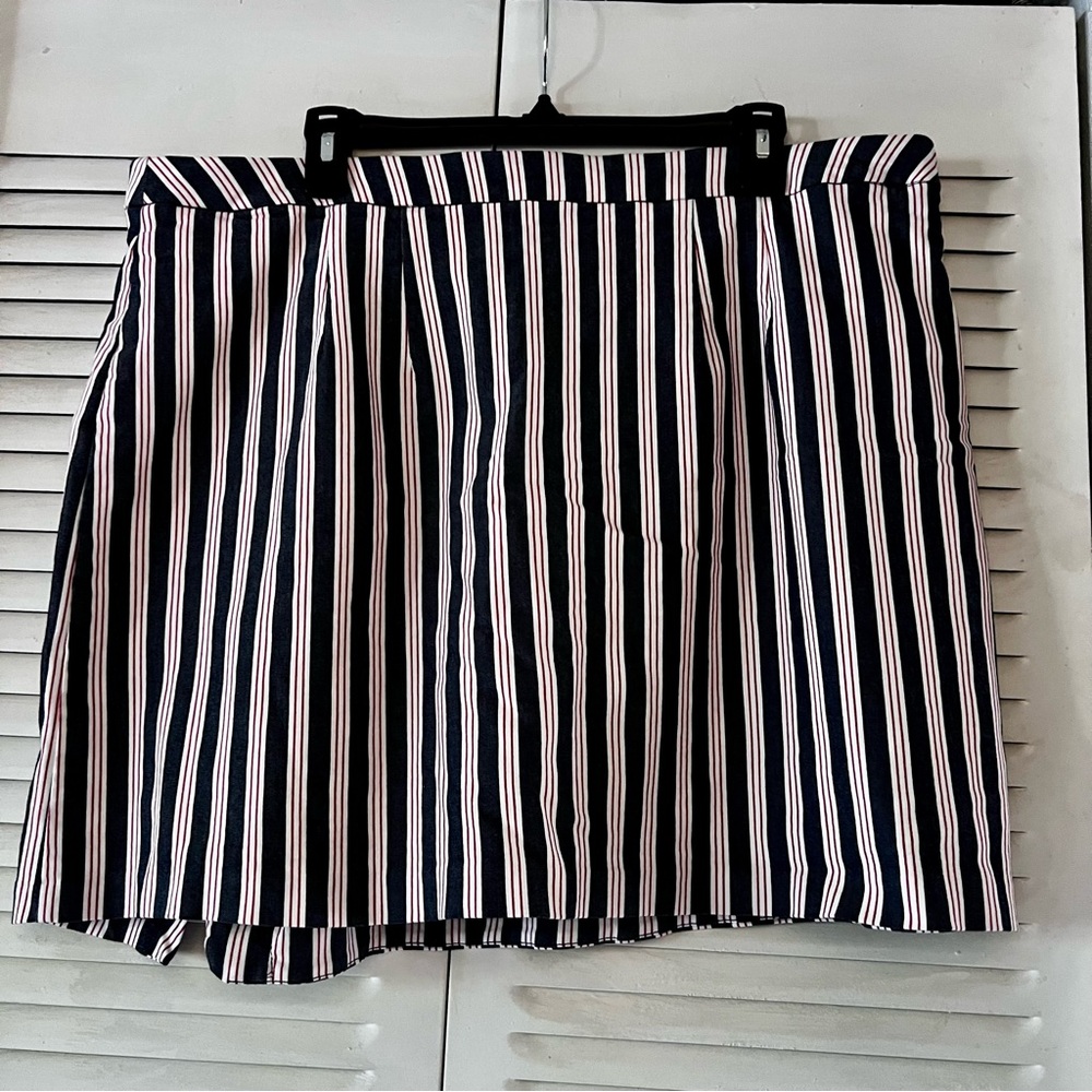 Cato Stripe Skorts - Picture 2 of 9